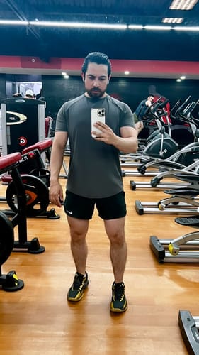 Customer photo review of Training Sport Tee - Oxford Gray