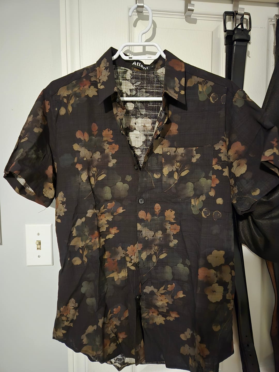 Customer photo review of Men's Short Sleeve Casual Cotton Beach Shirt