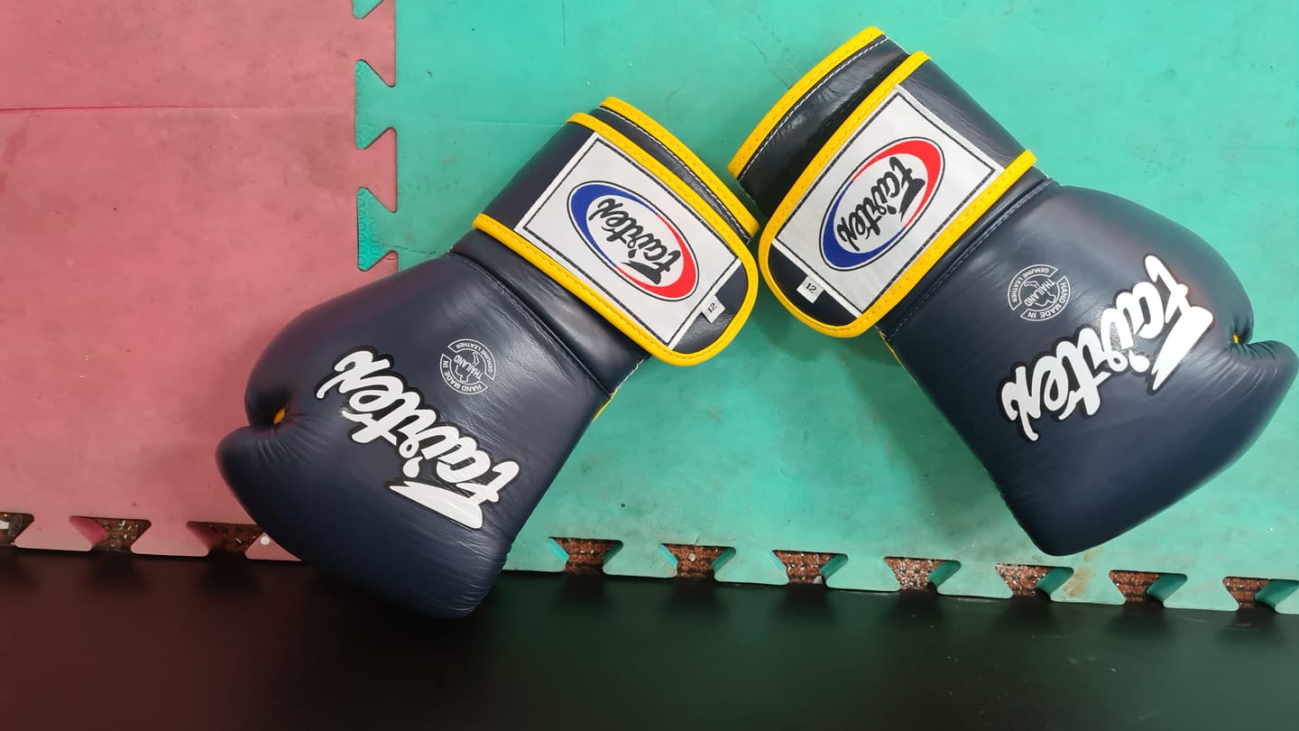 Customer photo review of Fairtex BGV9 Blue-Yellow Mexican Style Boxing Gloves