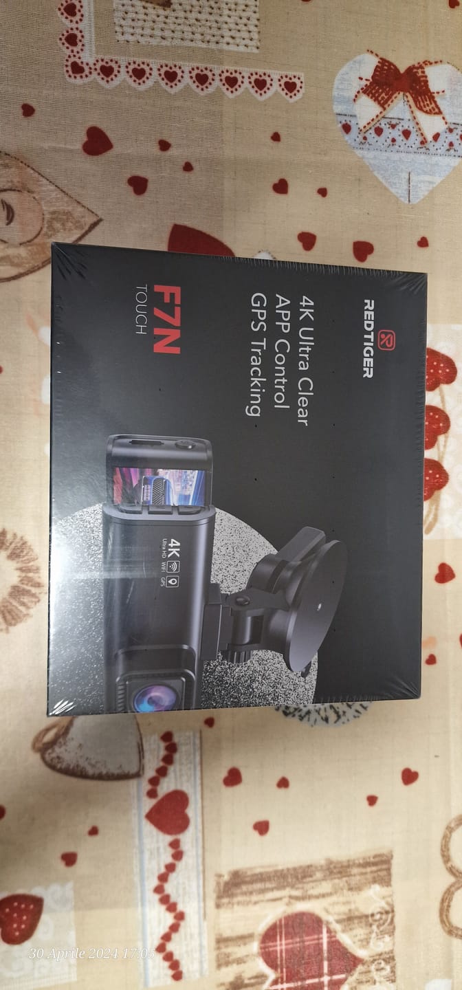 Customer photo review of Redtiger F7NT Touch Screen 4K Dual Dash Cam