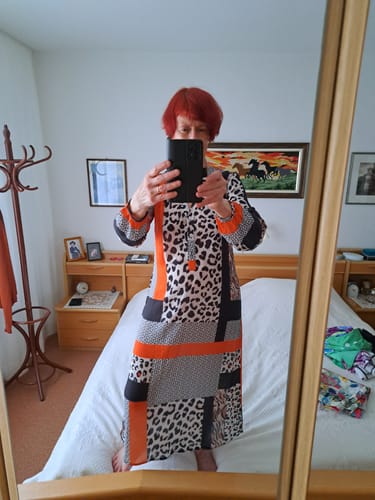 Customer photo review of Kleid mit geometrischem Leopardenmuster