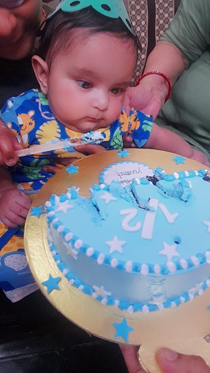 Customer photo review of Halfway there Cake