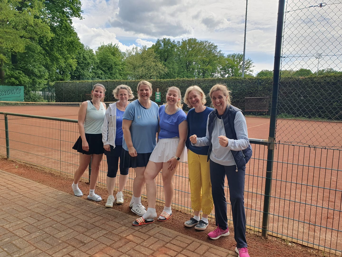 Customer photo review of ATC Oranje-Cup Damen Brustdruck