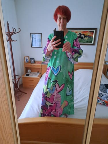 Customer photo review of Kleid mit V-Ausschnitt, Herzmuster und langen Ärmeln