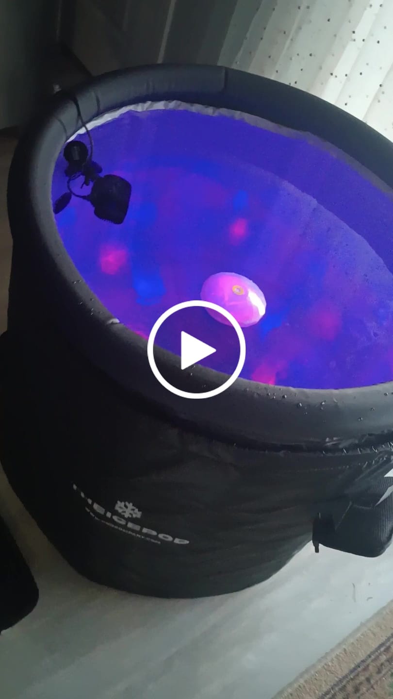 Customer video review of Floating LED light