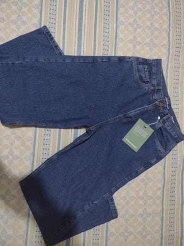 Mary M. review of Calça Jeans Reta Araçá Azul Médio image 1 out of 1
