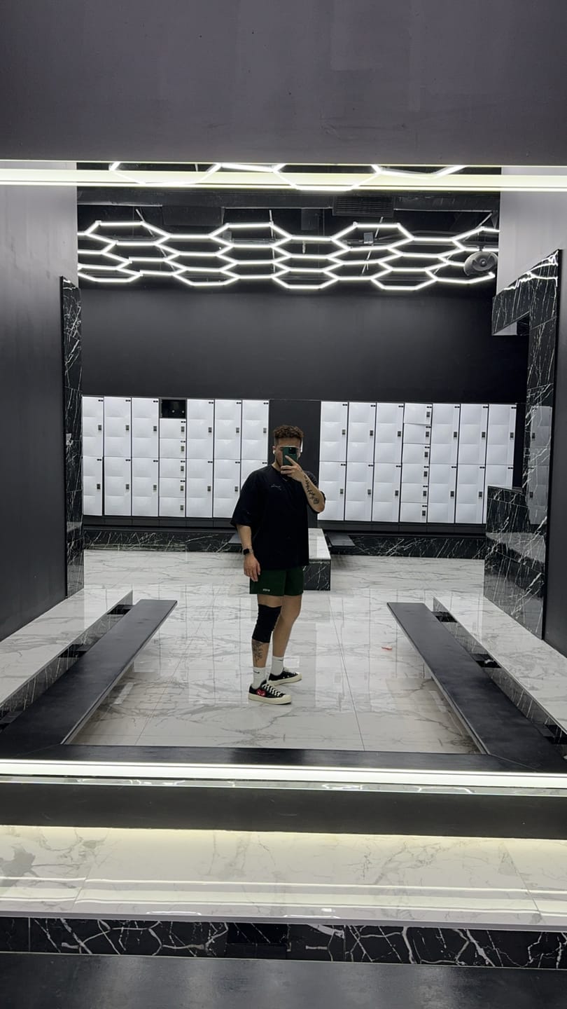 Customer photo review of 464 Skyline Super Sized Tees