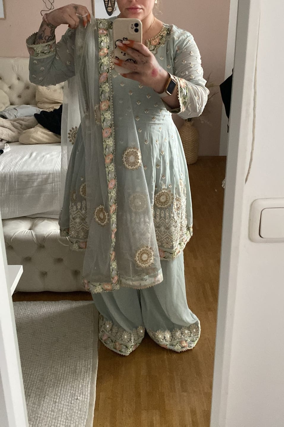 Customer photo review of Wedding Function Wear Indian Style Salwar Kameez Sharara Suits and Anarkali Gown Dresses
