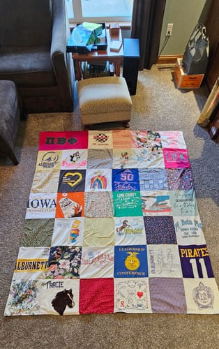 T-shirt quilt featuring pirates by Tracie from IA