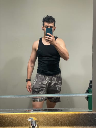 Customer photo review of Nova Paisley Premium Mesh Shorts