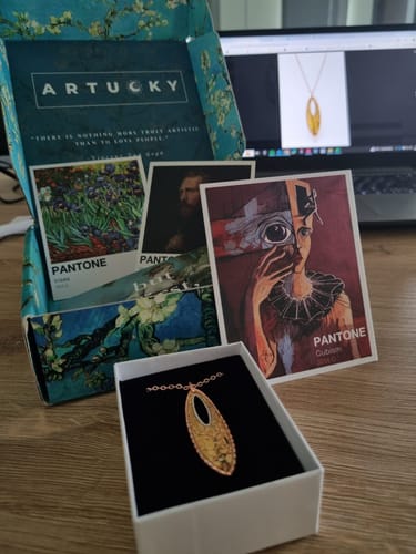 Customer photo review of Gustav Klimt Hayat Ağacı, Stoclet Frizi Tasarım Kolye