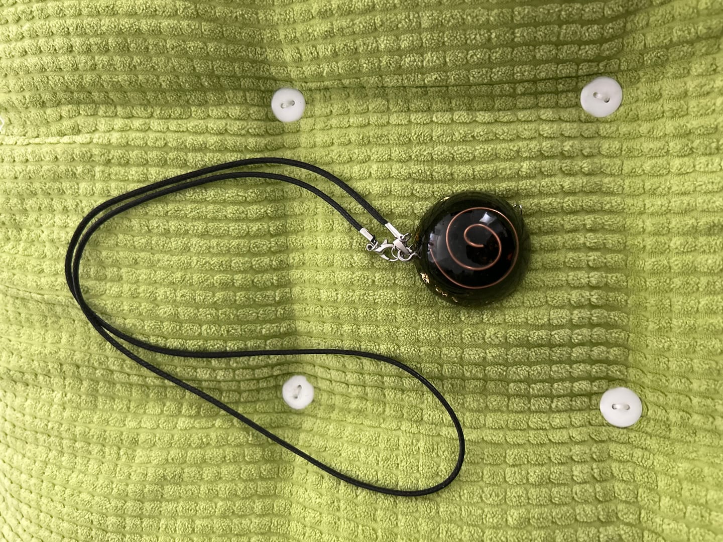 Customer photo review of Pendentif Orgonite "Énergies Protectrices" en Obsidienne Noire