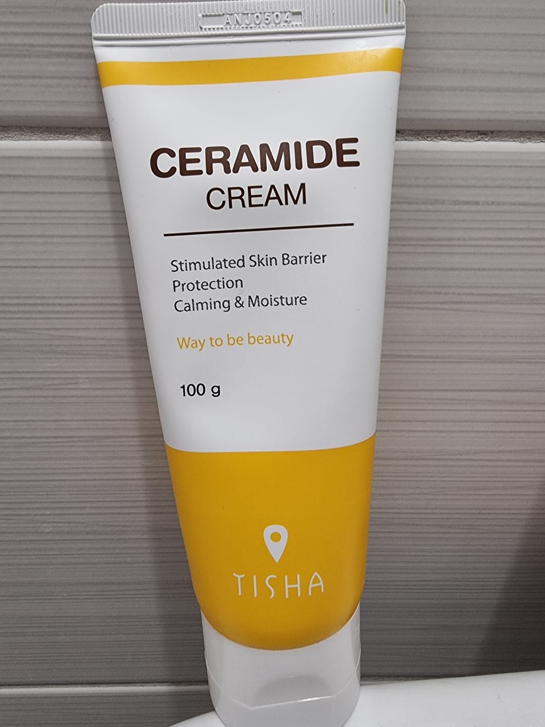 Customer photo review of Антиоксидантен успокояващ анти ейдж крем със серамиди, аминокиселини и билки Tisha Ceramide Cream