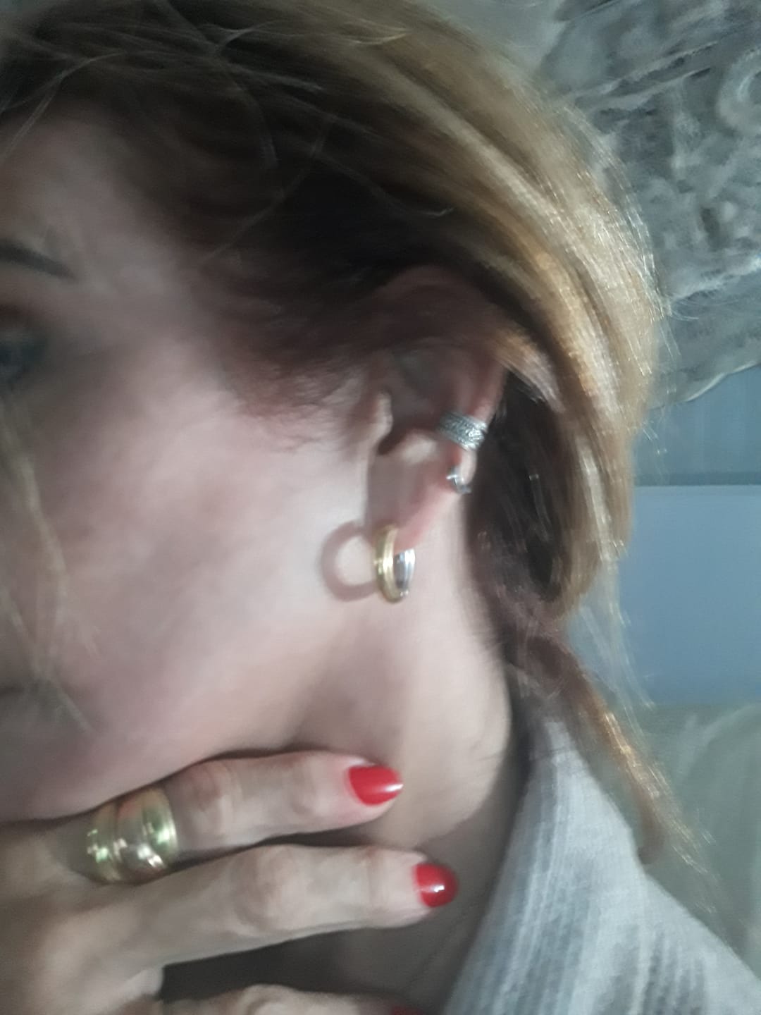 Customer photo review of Brincos de Argola Contraste Banhado em Ouro 18k