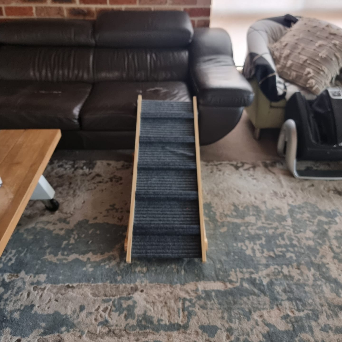 Customer photo review of Pawz Premium Wood Adjustable Height Pet Ramp Stair