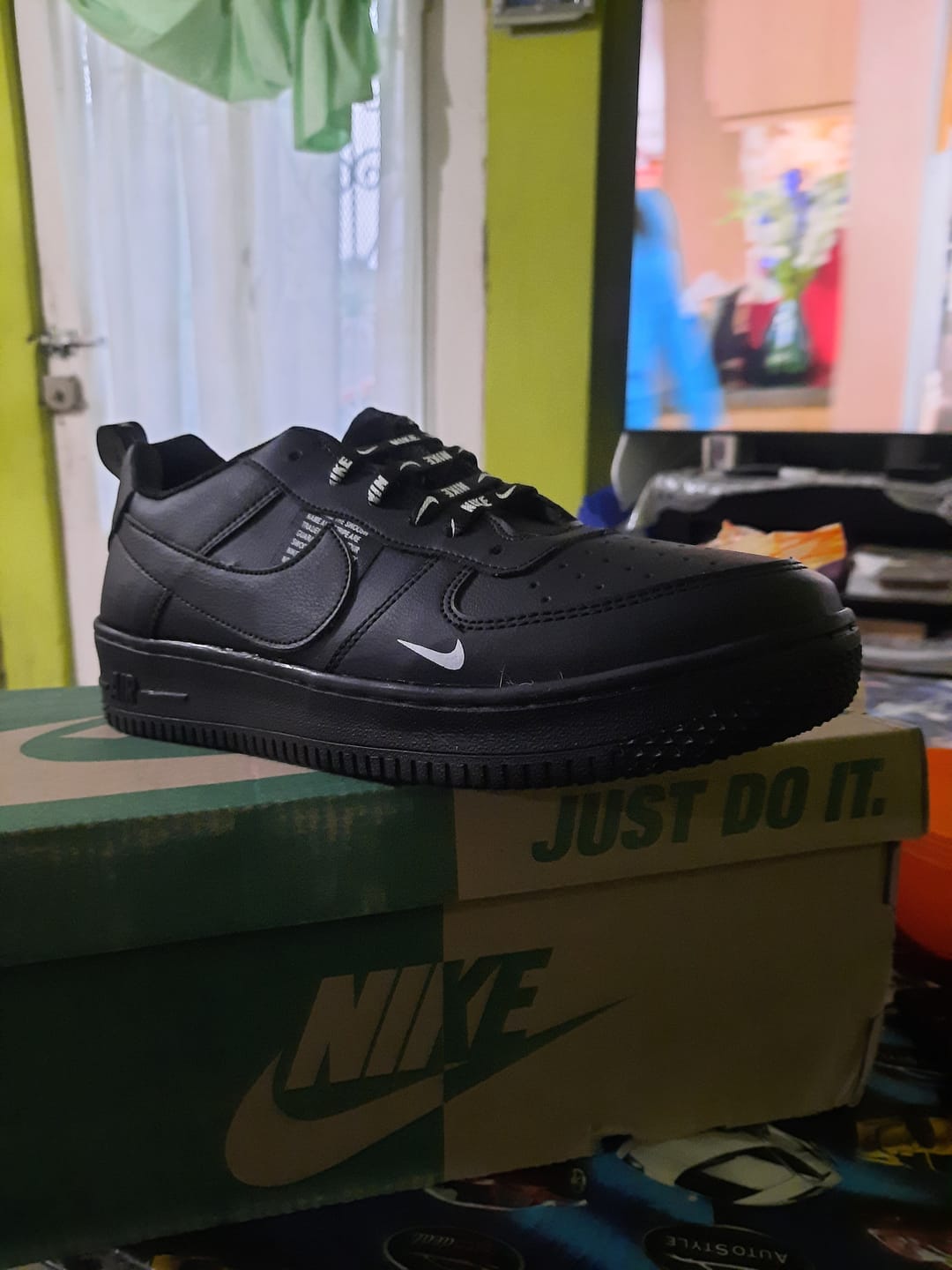 Customer photo review of Tenis 275 Negro Total