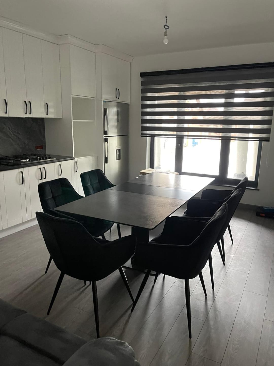 Customer photo review of Scaun Lilia, negru, stofa catifelata/metal, 59x45x90 cm