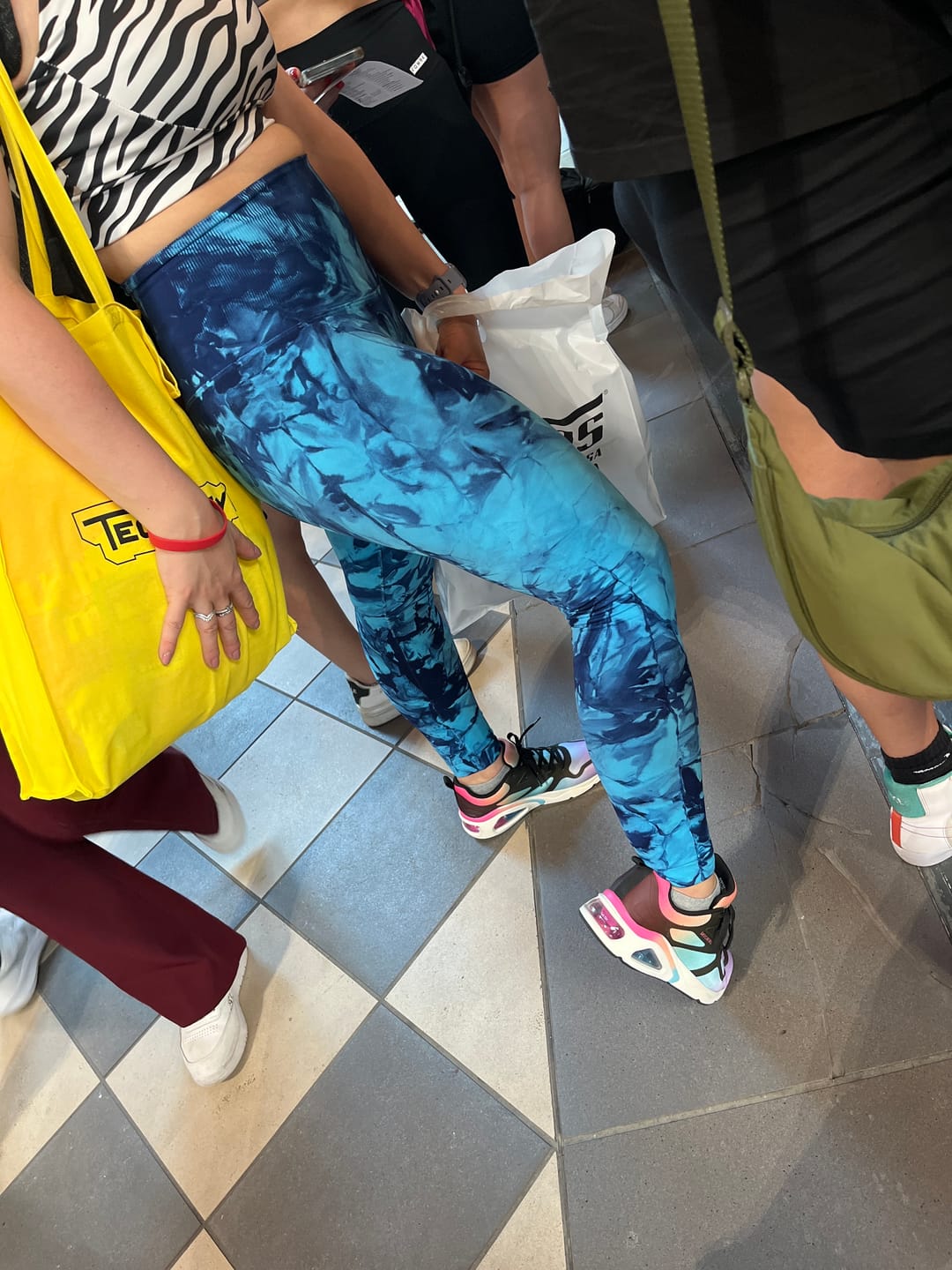 Customer photo review of Leggings Elements Acqua Turchese Blu