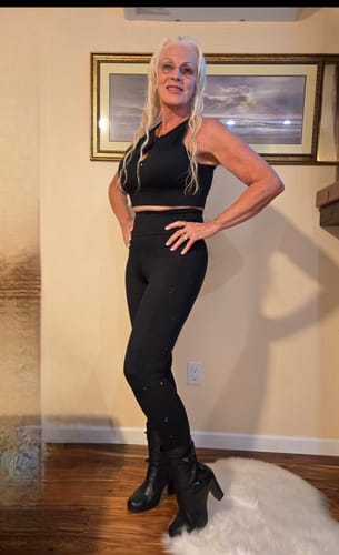 Customer photo review of LUXEIT DIAMOND™ Noir Black Keyhole Sports Bra, High Support