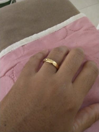 Customer photo review of Aliança Clássica Banhada em Ouro 18k