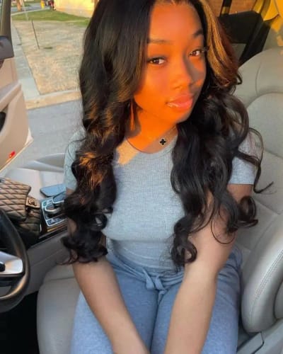 Customer photo review of Curtain Bangs 13x4 Lace Wig Chic Retro Body Wave Human Hair Wigs with Adjustable Strap