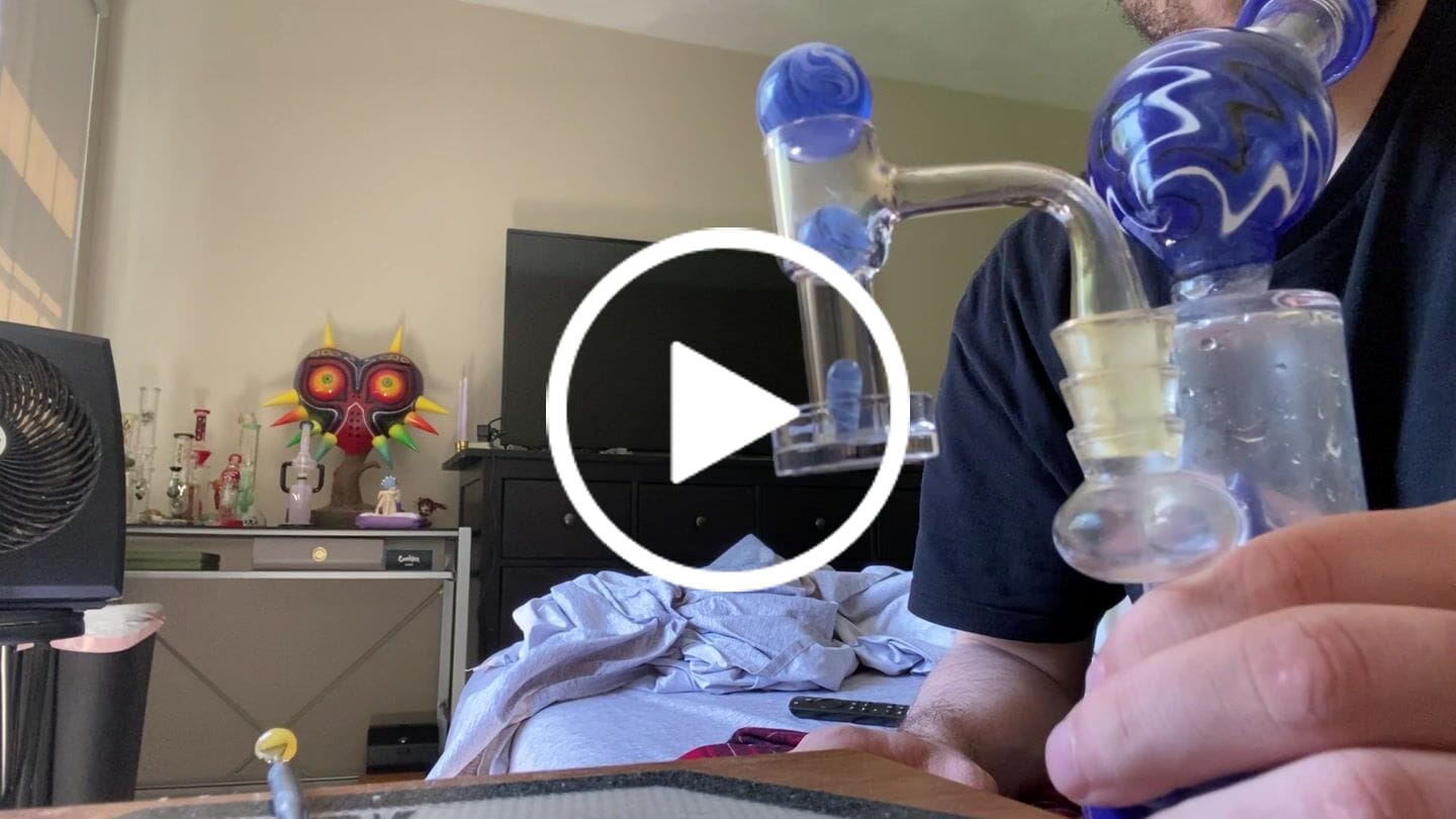 Customer video review of HONEYSUCKLE BEVEL QUARTZ BANGER - 90° DEGREE | BL