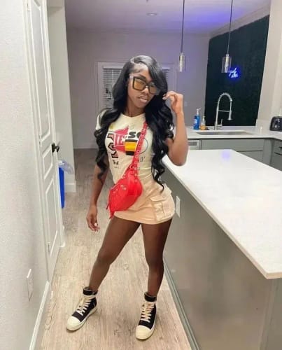 Customer photo review of Curtain Bangs 13x4 Lace Wig Chic Retro Body Wave Human Hair Wigs with Adjustable Strap