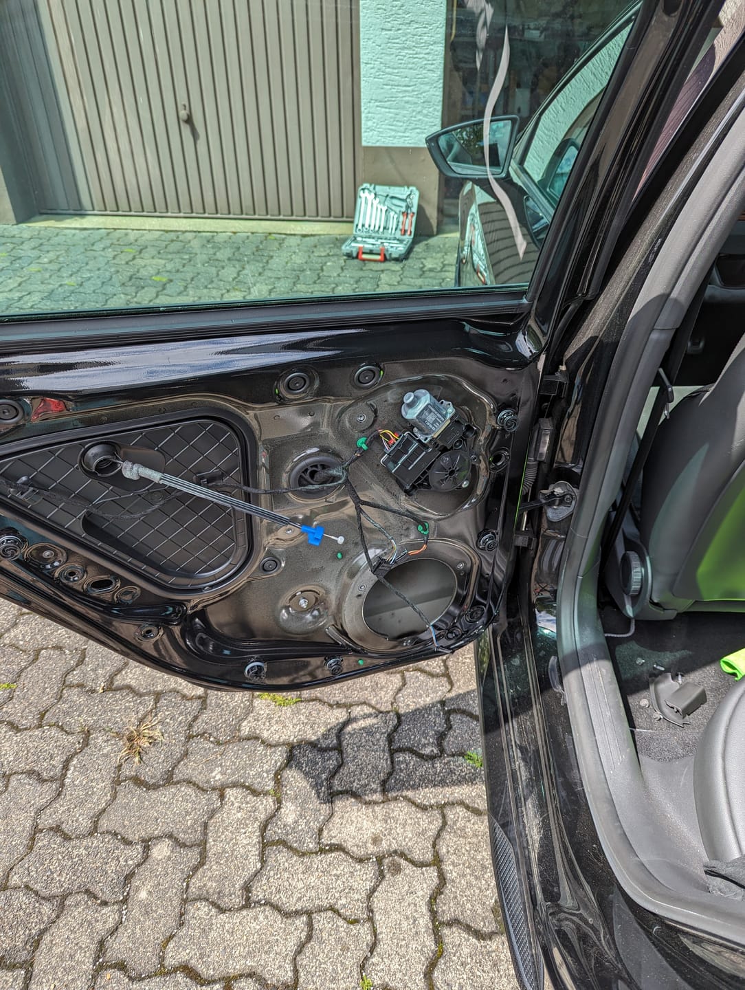 Customer photo review of ISO2CAR Radioadapter AD123VW3 • für Audi, Seat, Skoda, VW & Andere