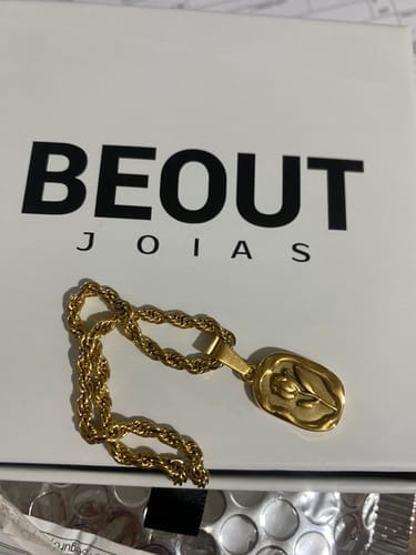 Customer photo review of Colar de Rede Baiana com Pingente de Rosa Banhado em Ouro 18k