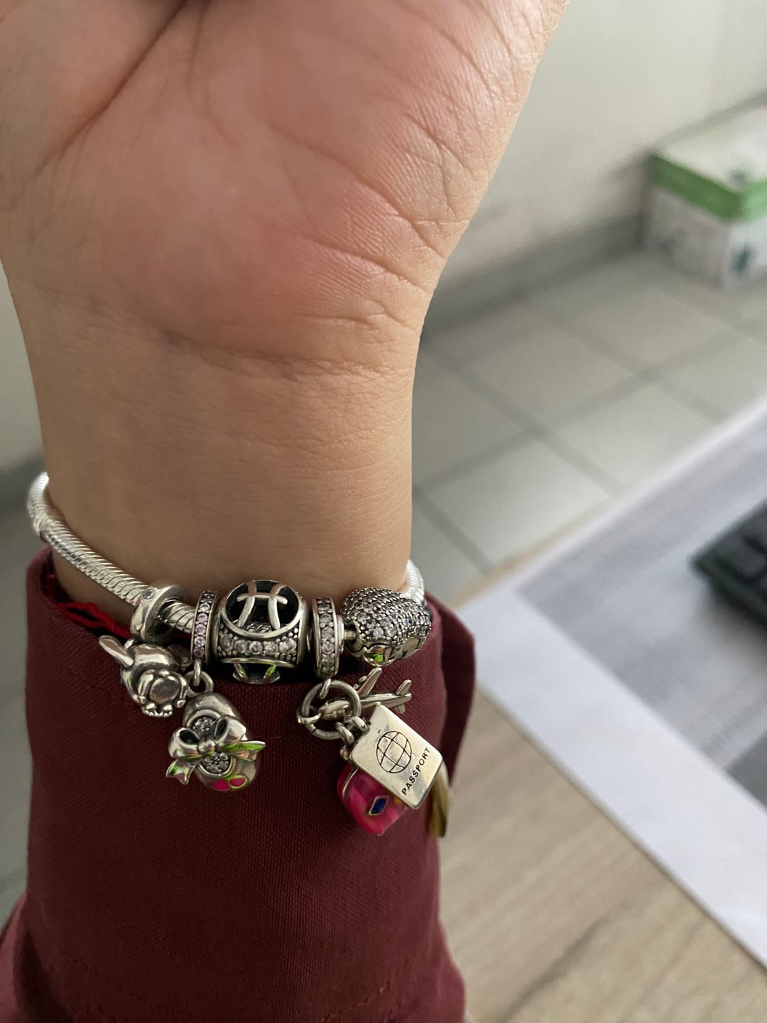 Customer photo review of Pulsera Corazon Noche Estrellada