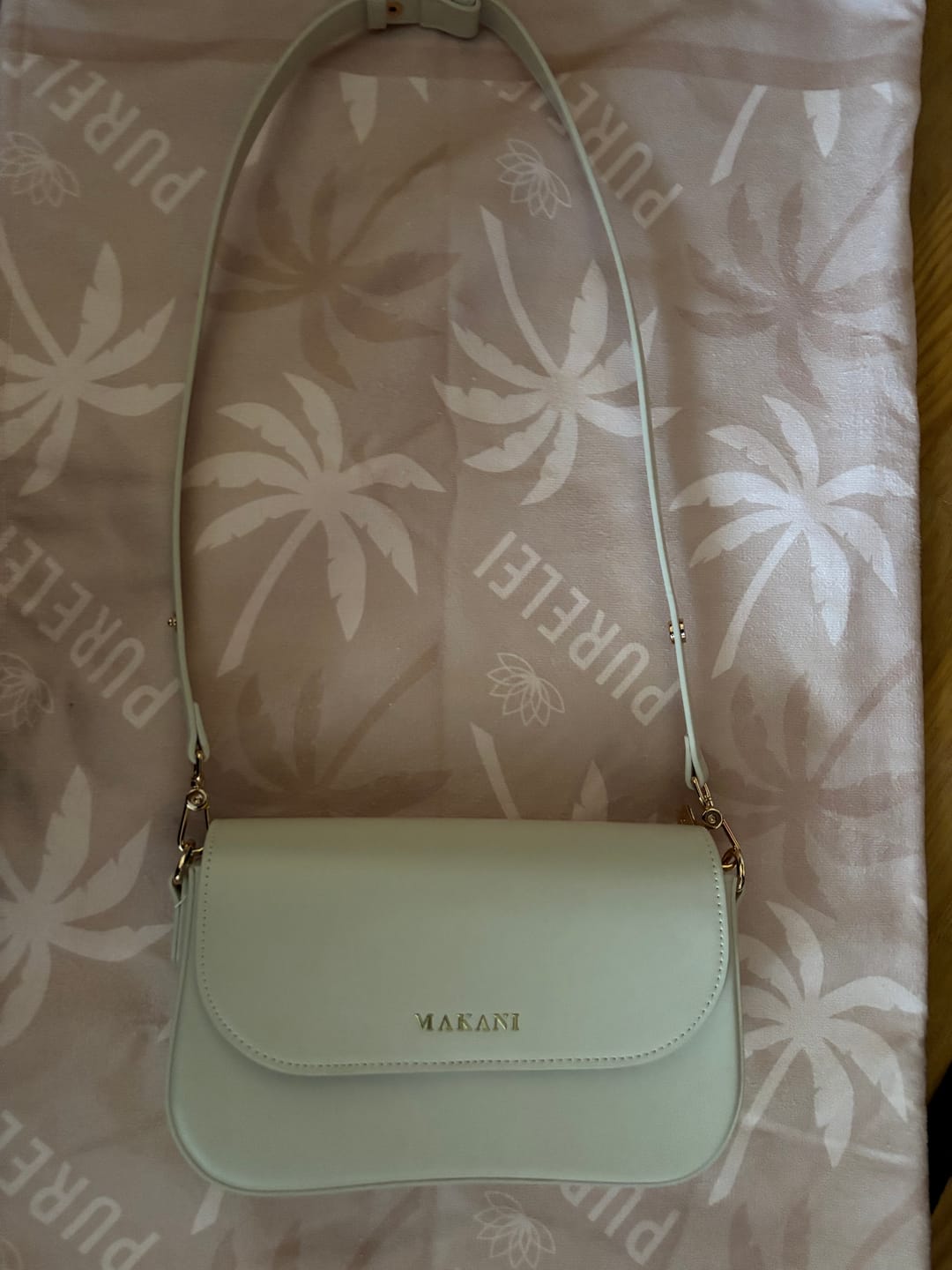 Customer photo review of CHLOIE - CREME