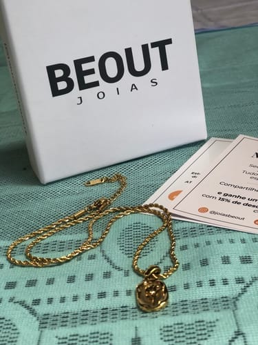 Customer photo review of Colar de Rede Baiana com Pingente de Rosa Banhado em Ouro 18k