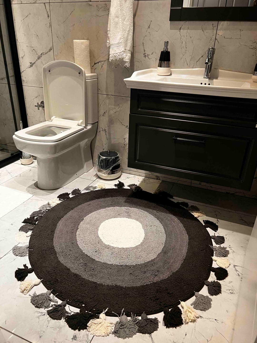 Customer photo review of Laura Yuvarlak Banyo Paspası %100 Pamuk 100x100 Bej