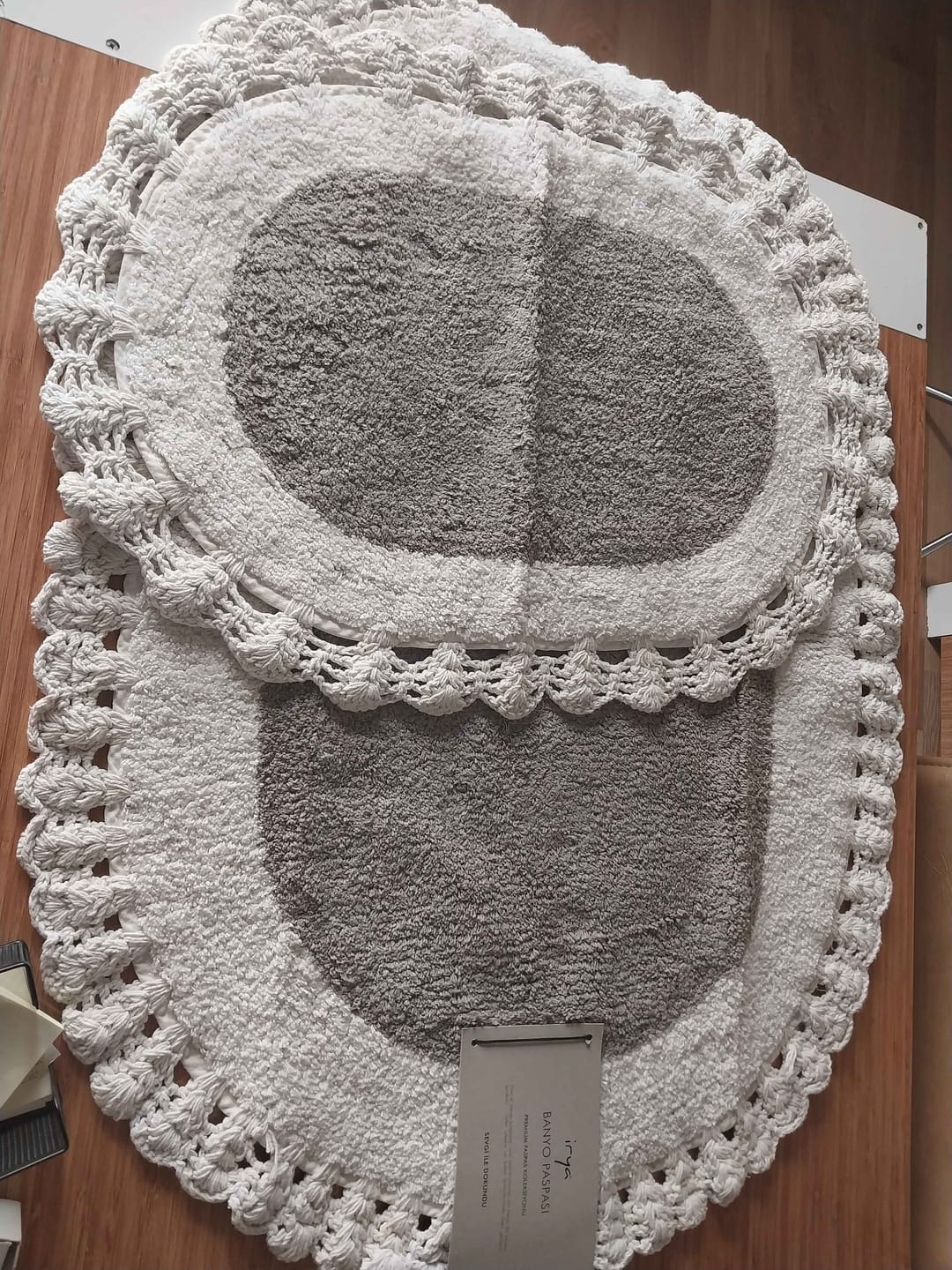 Customer photo review of Bianca 2’li Takım Banyo Paspası %100 Pamuk 40x60 + 60x90 Açık Gri