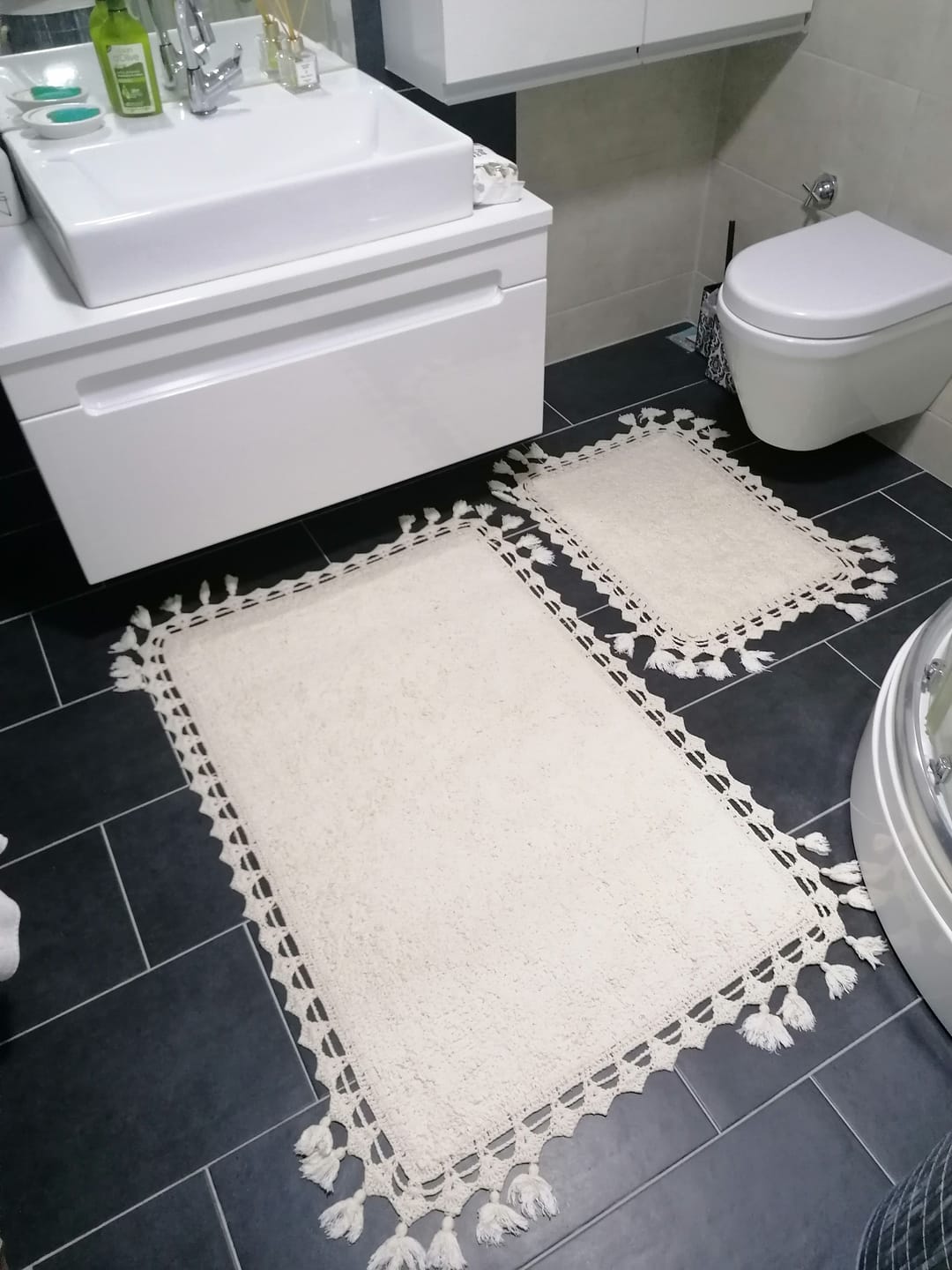 Customer photo review of Lorna 2’li Takım Banyo Paspası %100 Pamuk 40x60 + 60x90 Gri