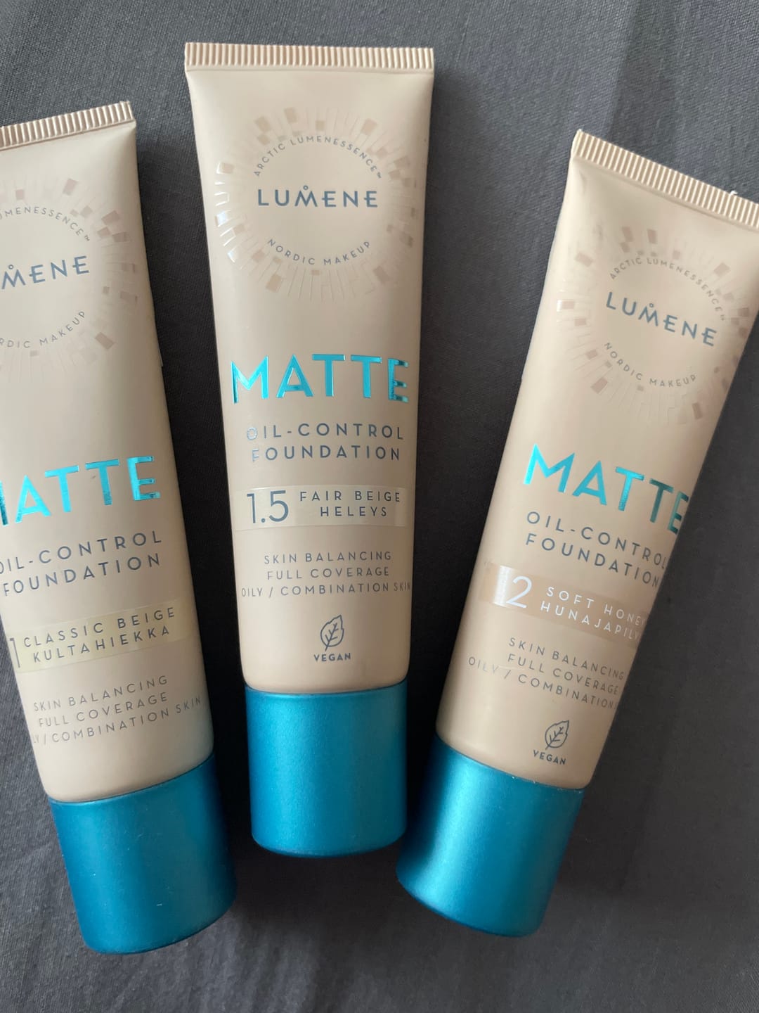 Customer photo review of Веган Матиращ фон дьо тен Lumene Matte Oil-control Foundation