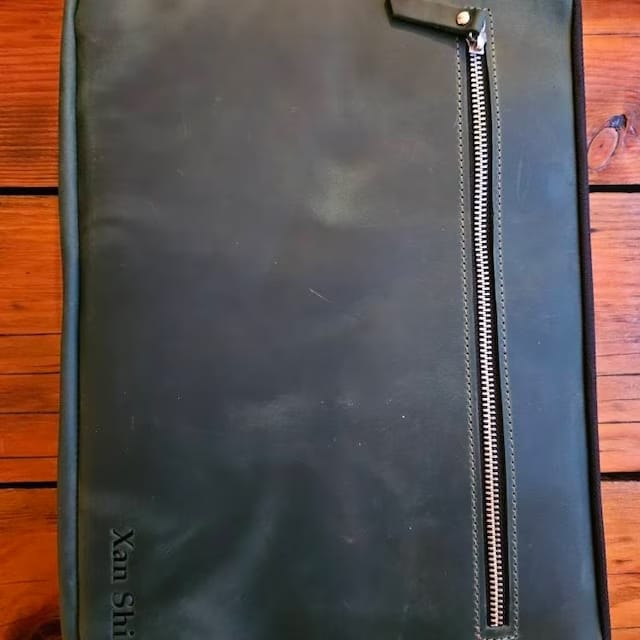 Customer photo review of Leather Macbook Sleeve with Zipper