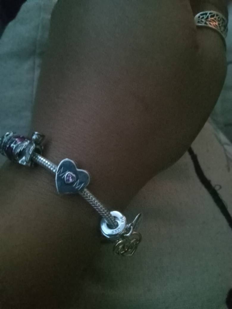 Customer photo review of PANDORA Mother Heart Charm S925 ALE Sterling Family Mom Charm