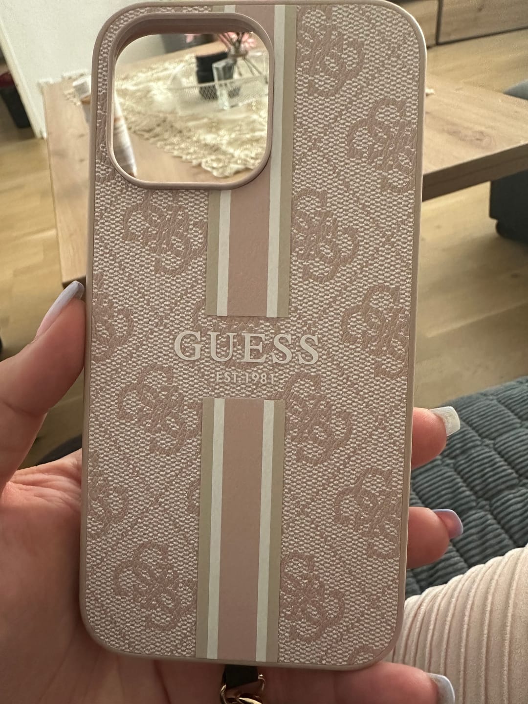 Customer photo review of Guess Printed Stripes Case MagSafe