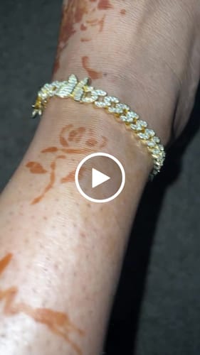 Customer video review of Kute Butterfly Anklet