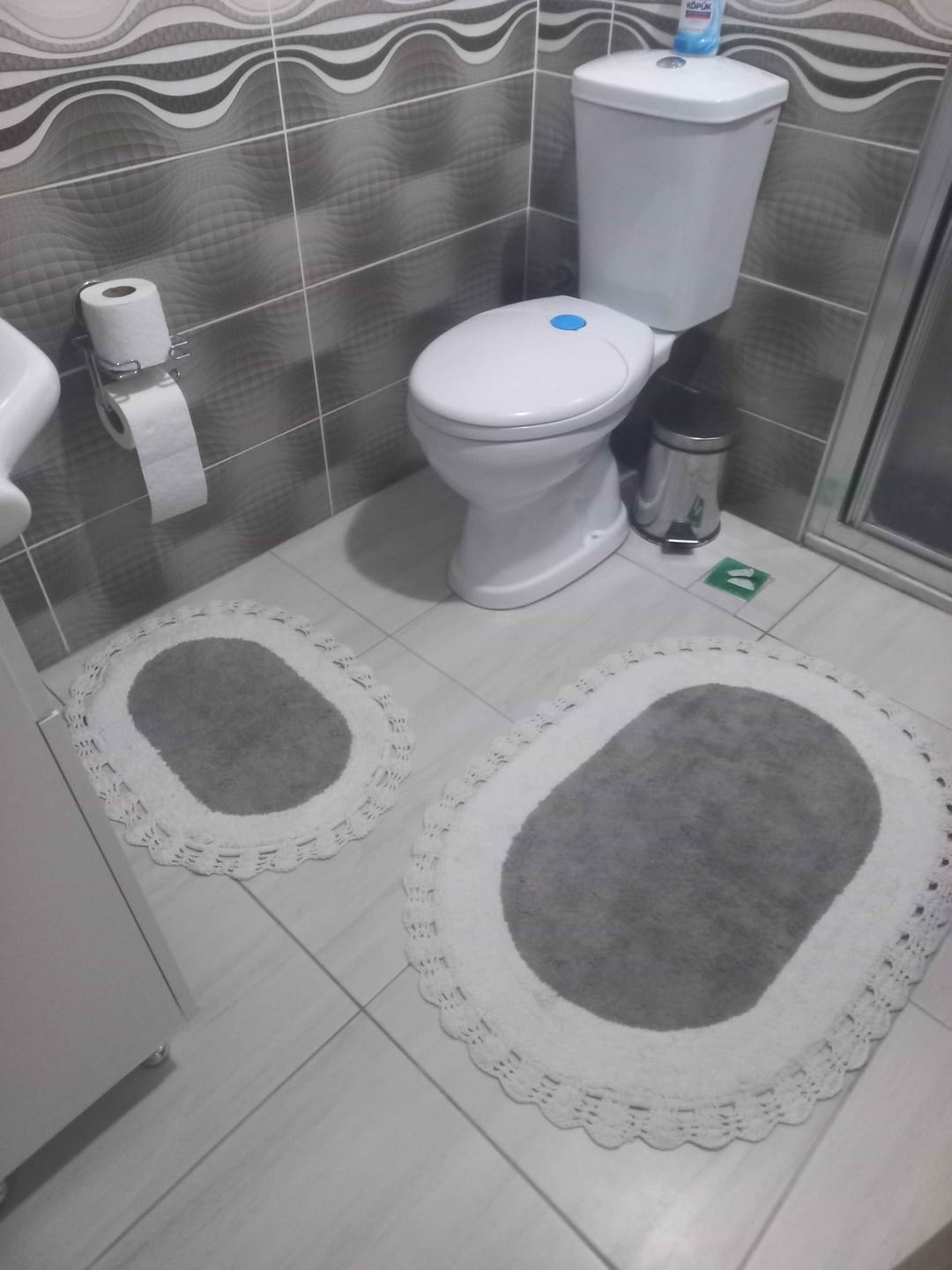 Customer photo review of Bianca 2’li Takım Banyo Paspası %100 Pamuk 40x60 + 60x90 Açık Gri