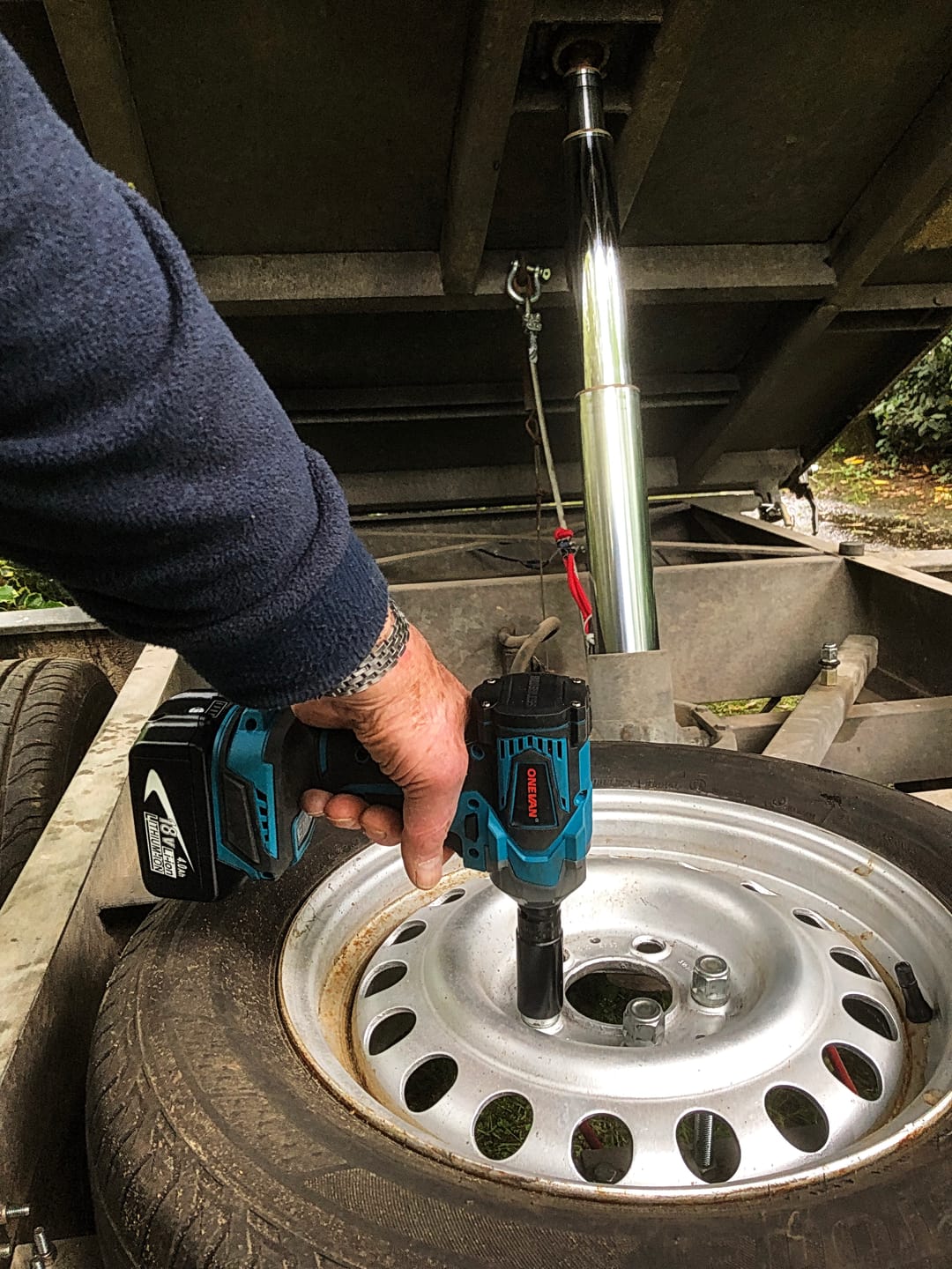 Customer photo review of ONEVAN 1/2" 1200N·m Brushless Electric Impact Wrench | For Makita 18V Battery