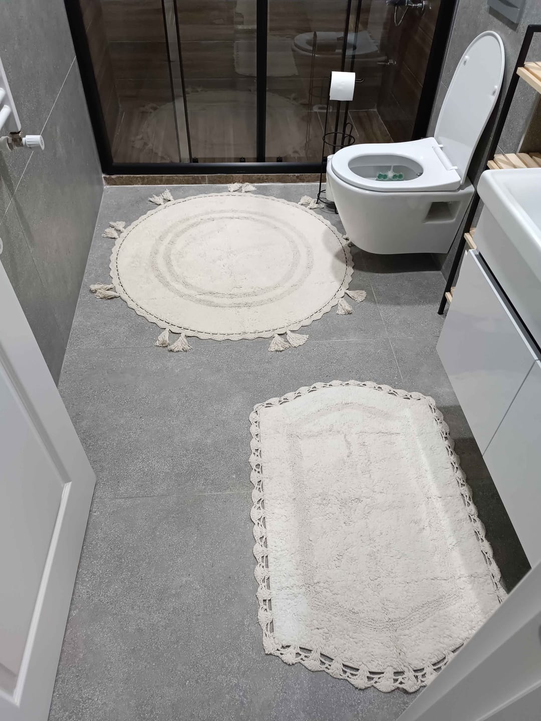 Customer photo review of Olivid Yuvarlak Banyo Paspası %100 Pamuk 100x100 Ekru