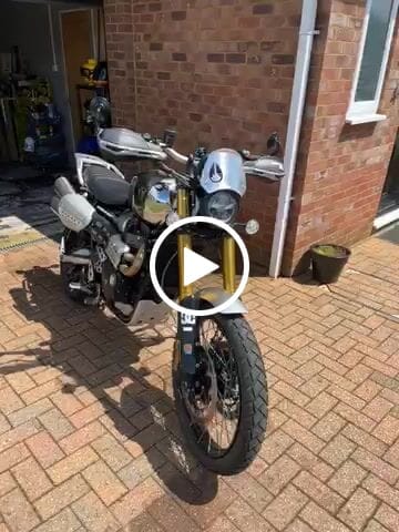 Customer video review of Yellow Metal Pressed 7.5 × 6 Motorbike Number Plate