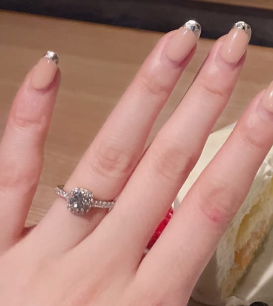 Customer photo review of Signature Collection N°3（クッションヘイローリング）| ラボグロウンダイヤモンド 婚約指輪