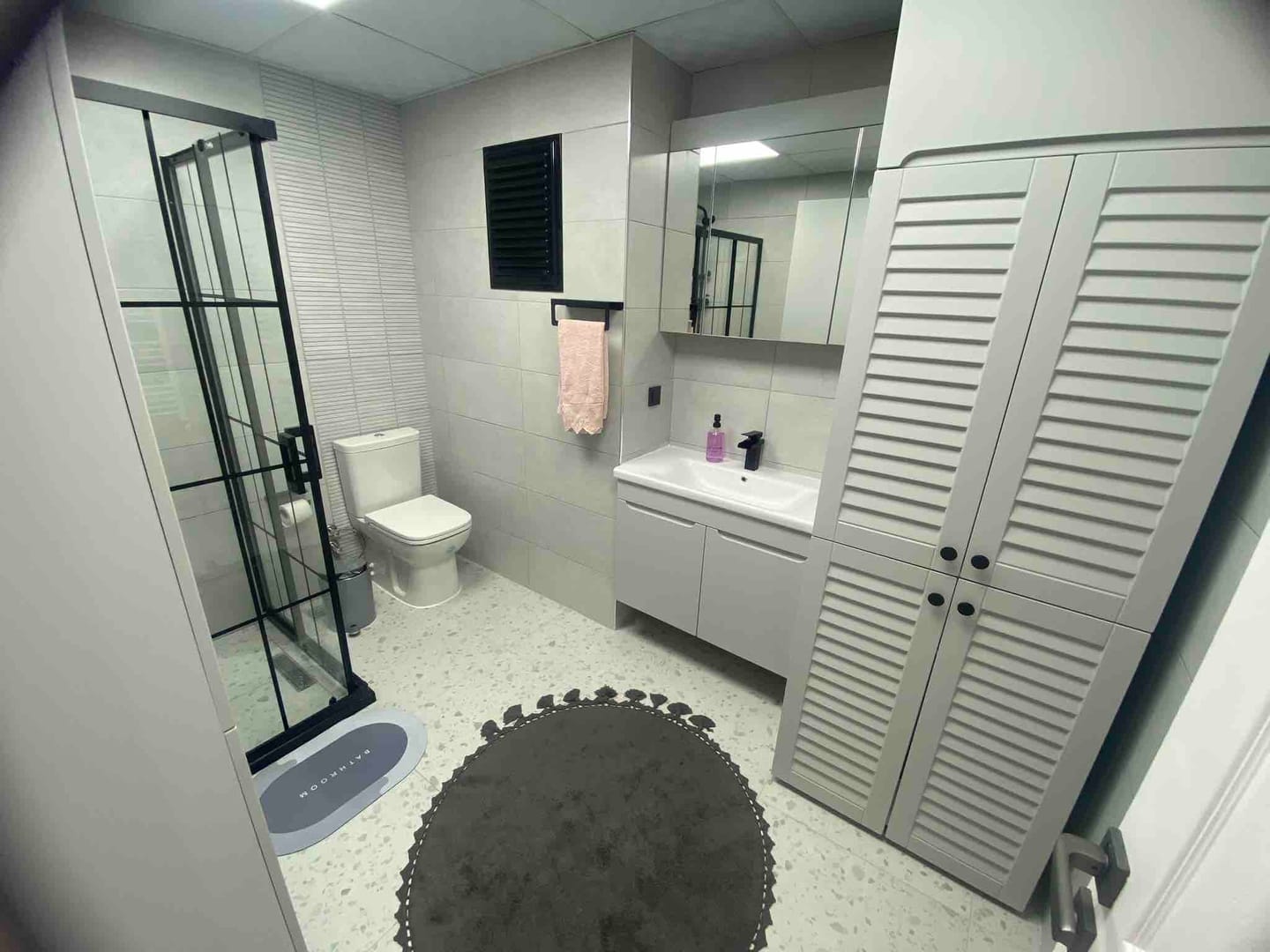Customer photo review of Lowell Yuvarlak Banyo Paspası %100 Pamuk 100x100 Pembe