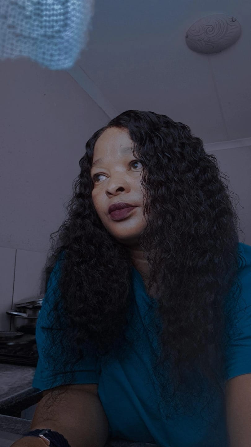 Customer photo review of Gorgeous 20-inch Malaysian Long Curly Wig with Lace Closure - Premium Human Hair