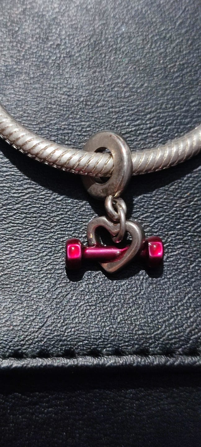 Customer photo review of Charm Amor al Gym
