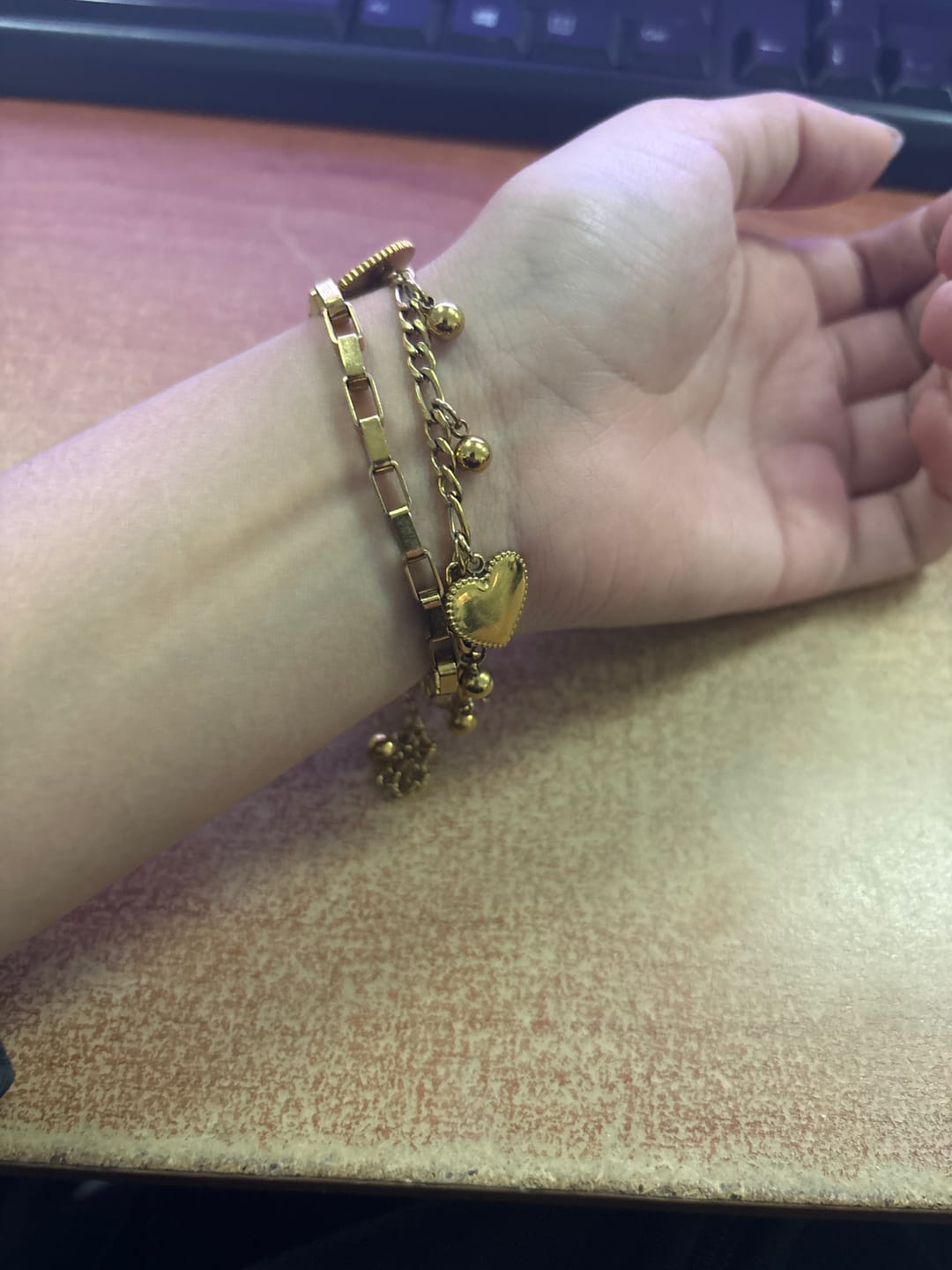 Customer photo review of Pulsera de Corazón Ajustable