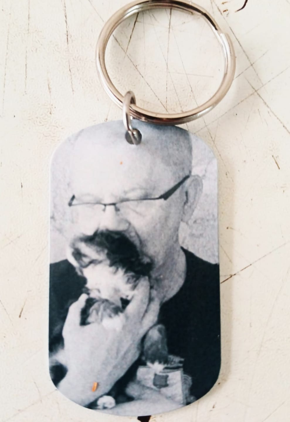 Customer photo review of Le bonheur, c'est... - Porte-clés Dog Tag personnalisé